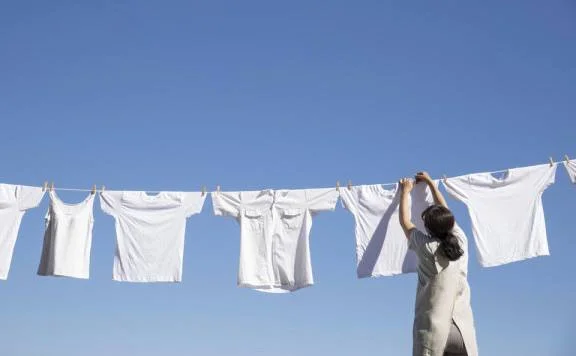 Tips mencuci baju putih agar tidak cepat kusam dan tetap cerah seperti baru